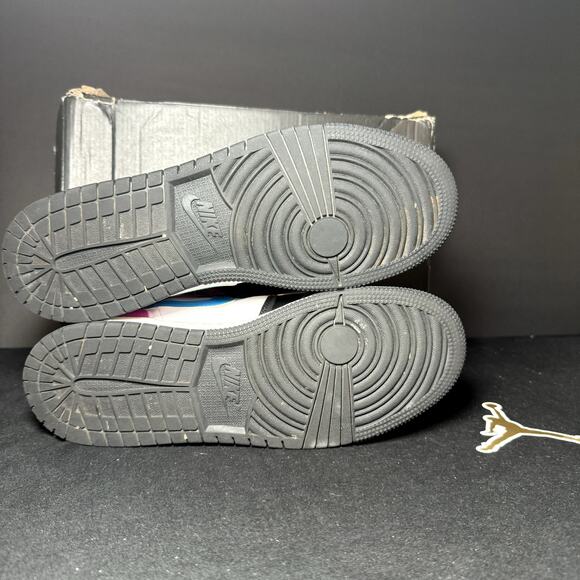 Size 7 - Nike Air Jordan 1 Mid SE GS Cyber Active Fuchsia Men's Shoes - Picture 7 of 10